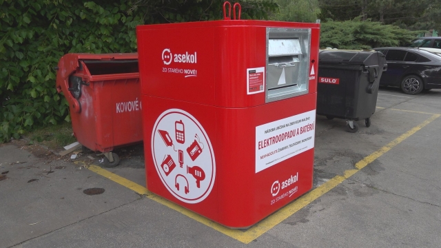 V Senici pribudli nové kontajnery na drobný elektroodpad