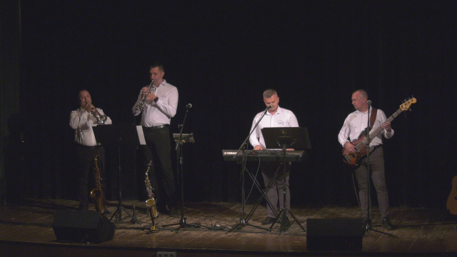 Záhorácki chlapci potešili seniorov v Brezovej